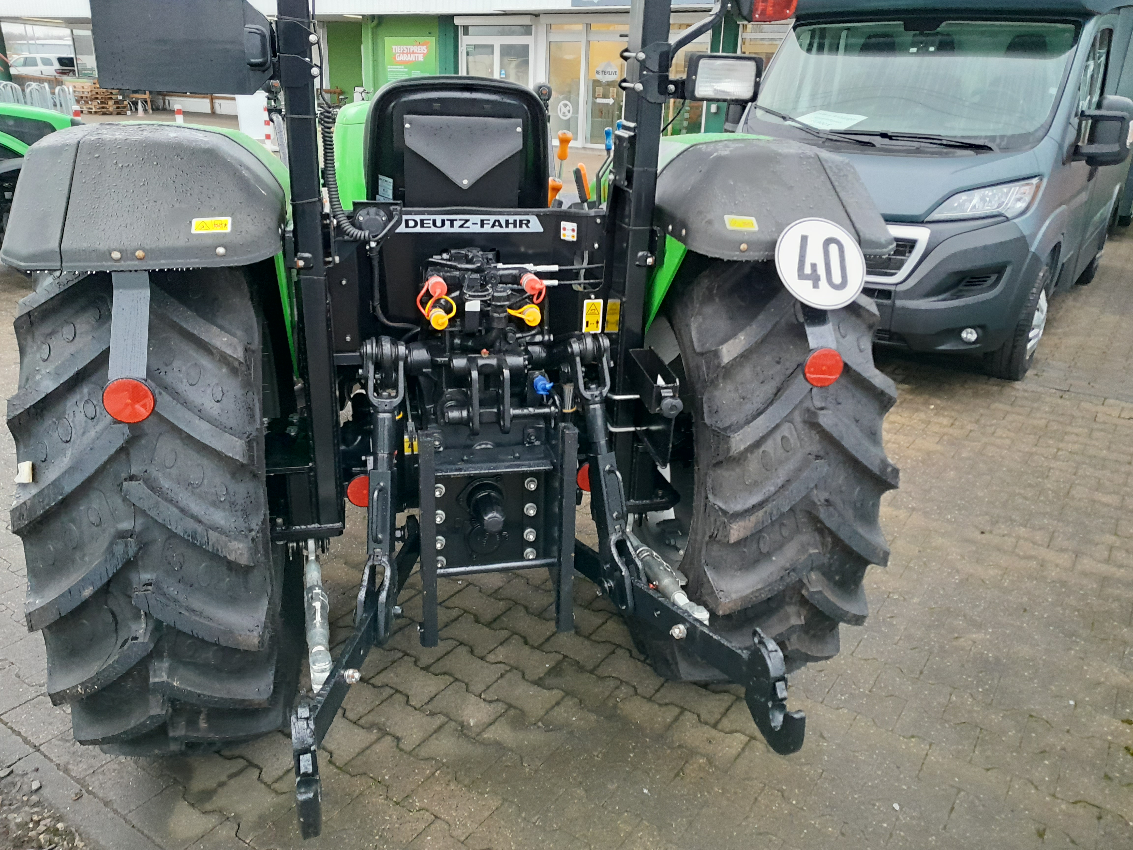 Deutz-Fahr 4080 E Traktor